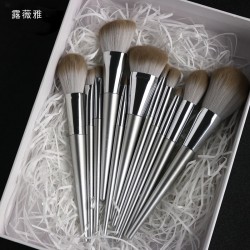 银山轻羽